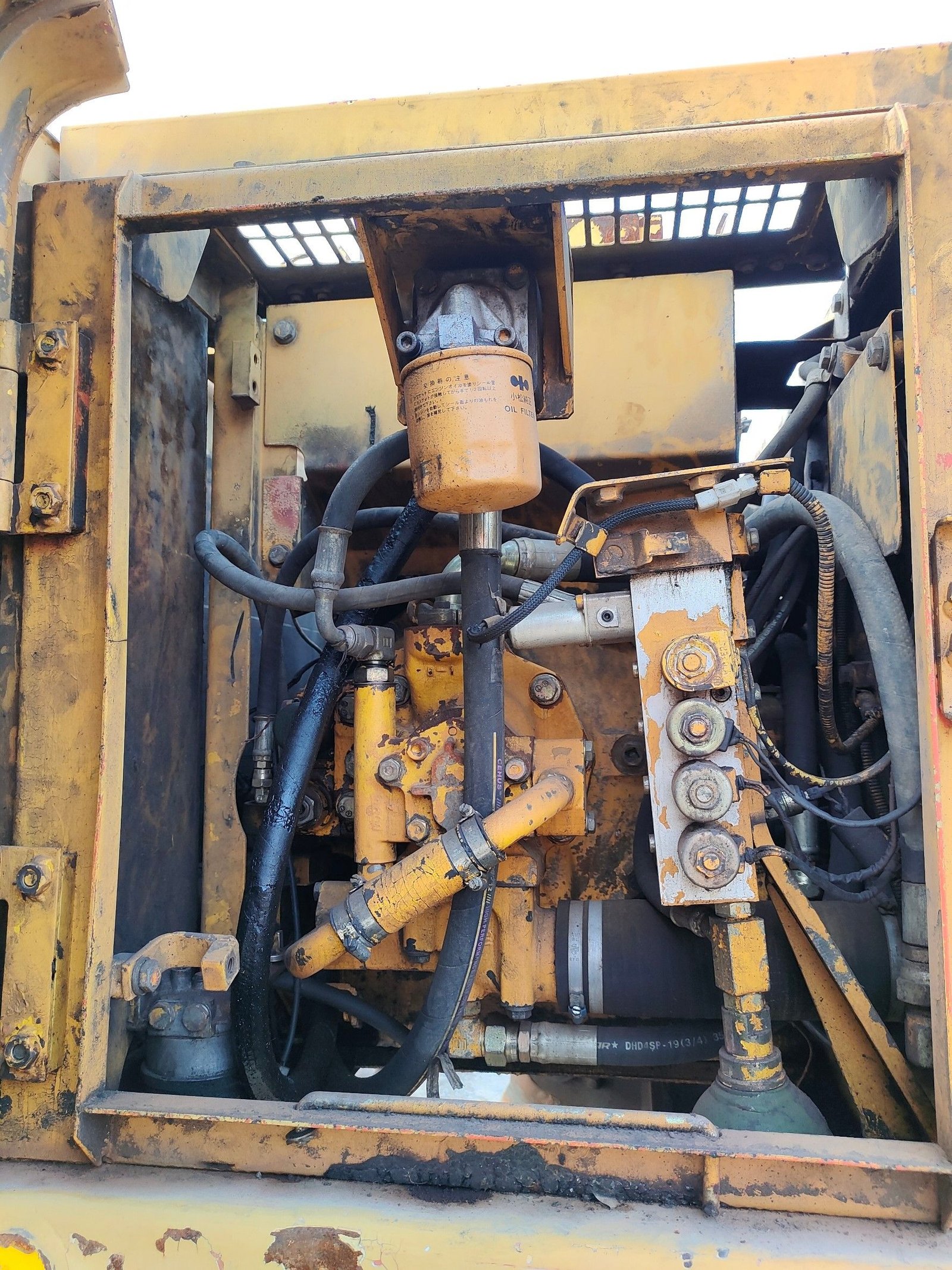 ล้อยางKomatsu PW130รถใช้งานปกติ