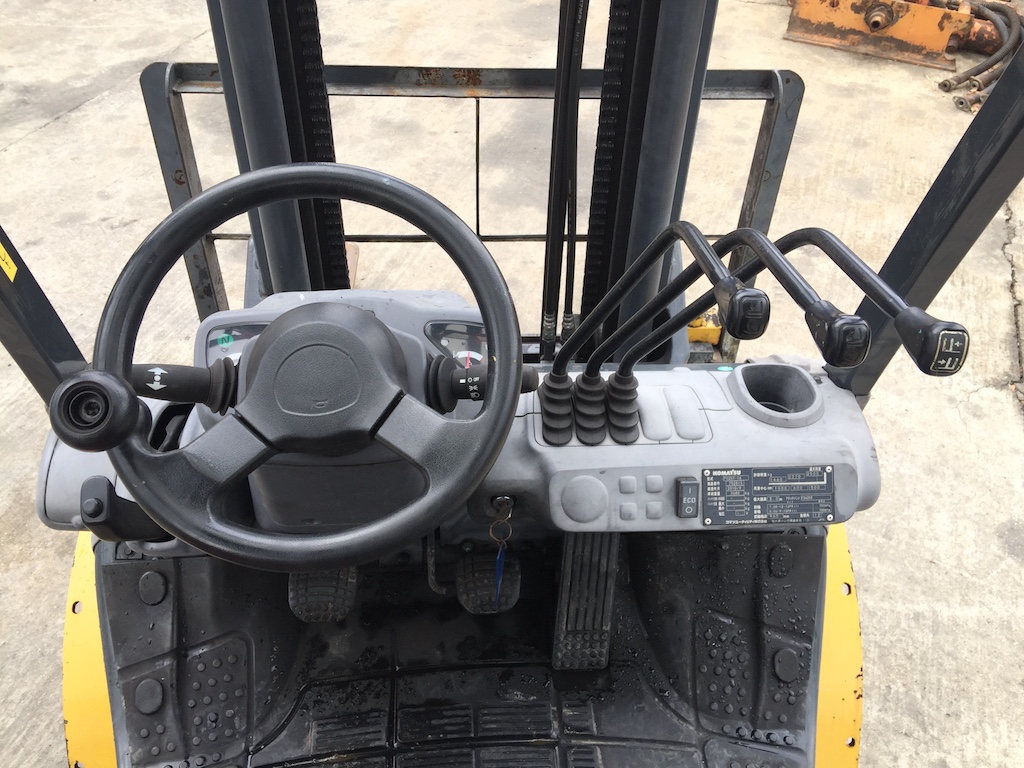 ขายรถโฟล์คลิฟท์ KOMATSU รุ่น FG25T-16 รุ่นใหม่ โฉมปัจจุบัน เครื่องเดิมเบนซิน เดินนิ่ม ระบบนุ่มนวล ทำ