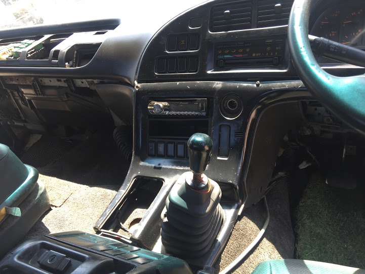 ขายหัวรถ ISUZU รุ่น GIGA มือ2นำเข้าจากญี่ปุ่น สภาพสวย ภายในสะอาด ไม่ผุ รุ่นใหม่ ทรงสวย น่าใช้งาน  ขายไม่แพง 38,000 บาท เท่านั้น