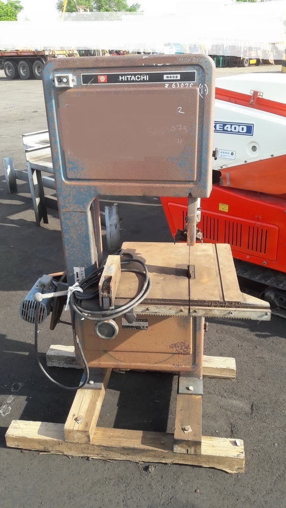 ขาย เลื้อยสายพาน   HITACHI B602 เก่าญี่ปุ่น ไม่เคยใช้ในไทย 20000 บ. โทร 084-5424150