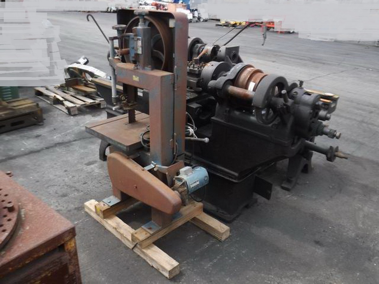 ขายเครื่องกลึง IKEGAI มี 2 ตัว ตัวละ 40,000 บ เก่าญี่ปุ่น ตามสภาพ โทร.084-542-4150