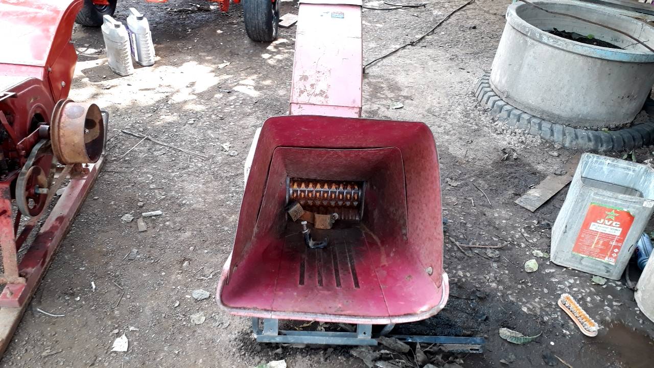 ขายเครื่องย่อยกิ่งไม้ MITSUBISHI รุ่น K-20FB เก่าญี่ปุ่น 12000 บ. โทร 084-5424150 ขายเครื่องย่อยกิ่งไม้ MITSUBISHI รุ่น K-20FB เก่าญี่ปุ่น 12000 บ. โทร 084-5424150