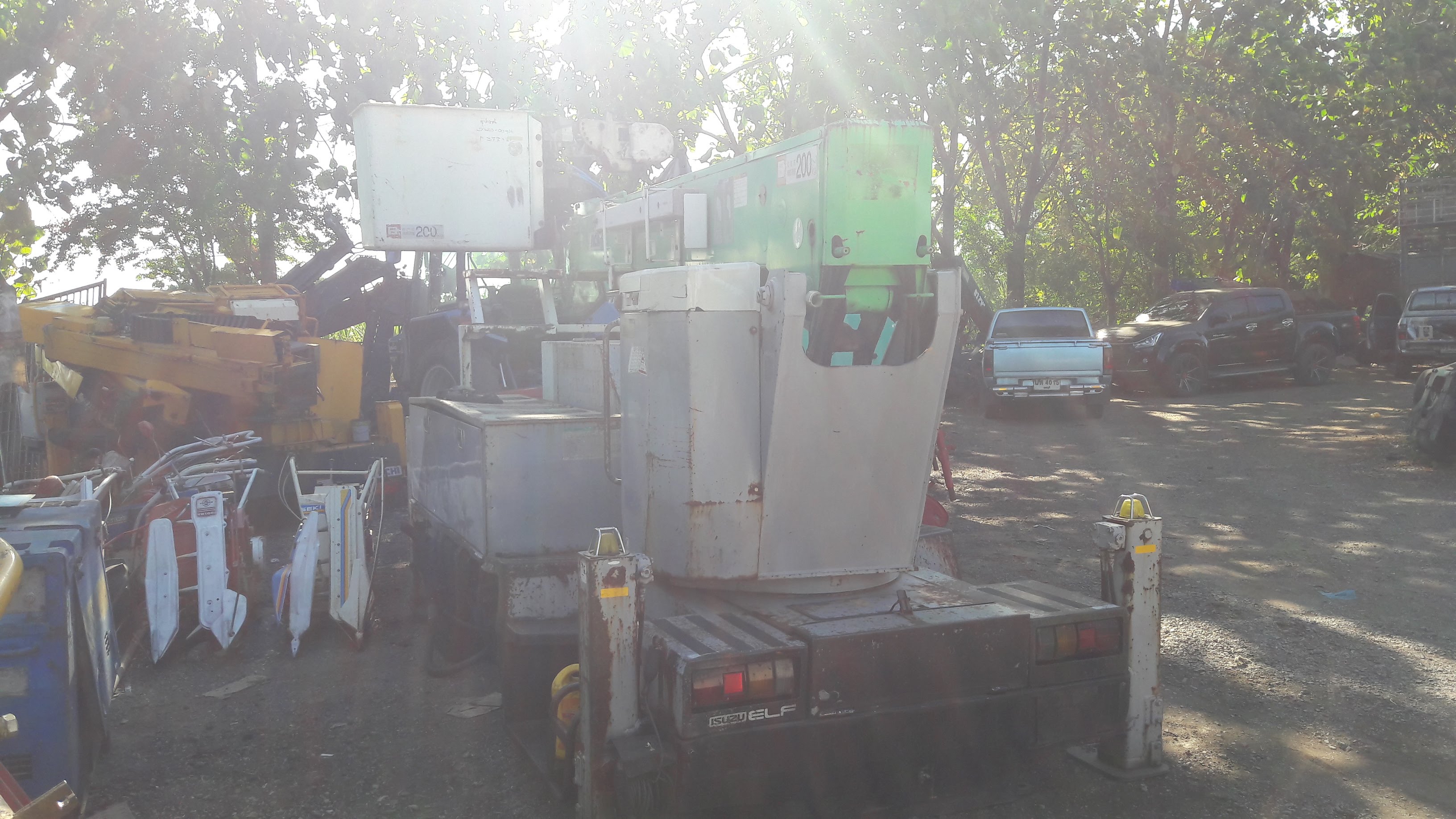ขายกระเช้า AICHI SH145 พร้อเครื่อง ISUZU 3LB1 . เก่านอก 084-5424150