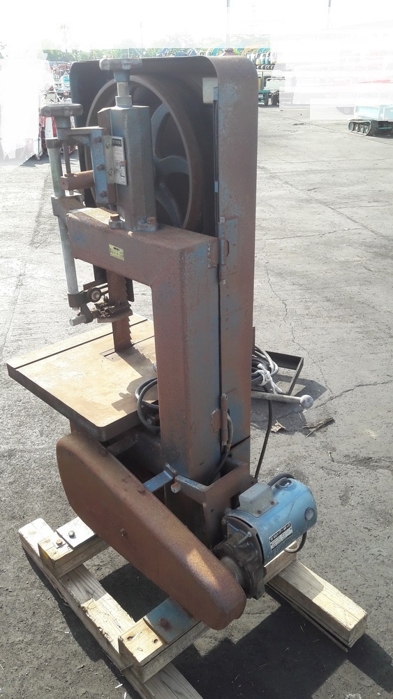 ขาย เลื้อยสายพาน   HITACHI B602 เก่าญี่ปุ่น ไม่เคยใช้ในไทย 20000 บ. โทร 084-5424150