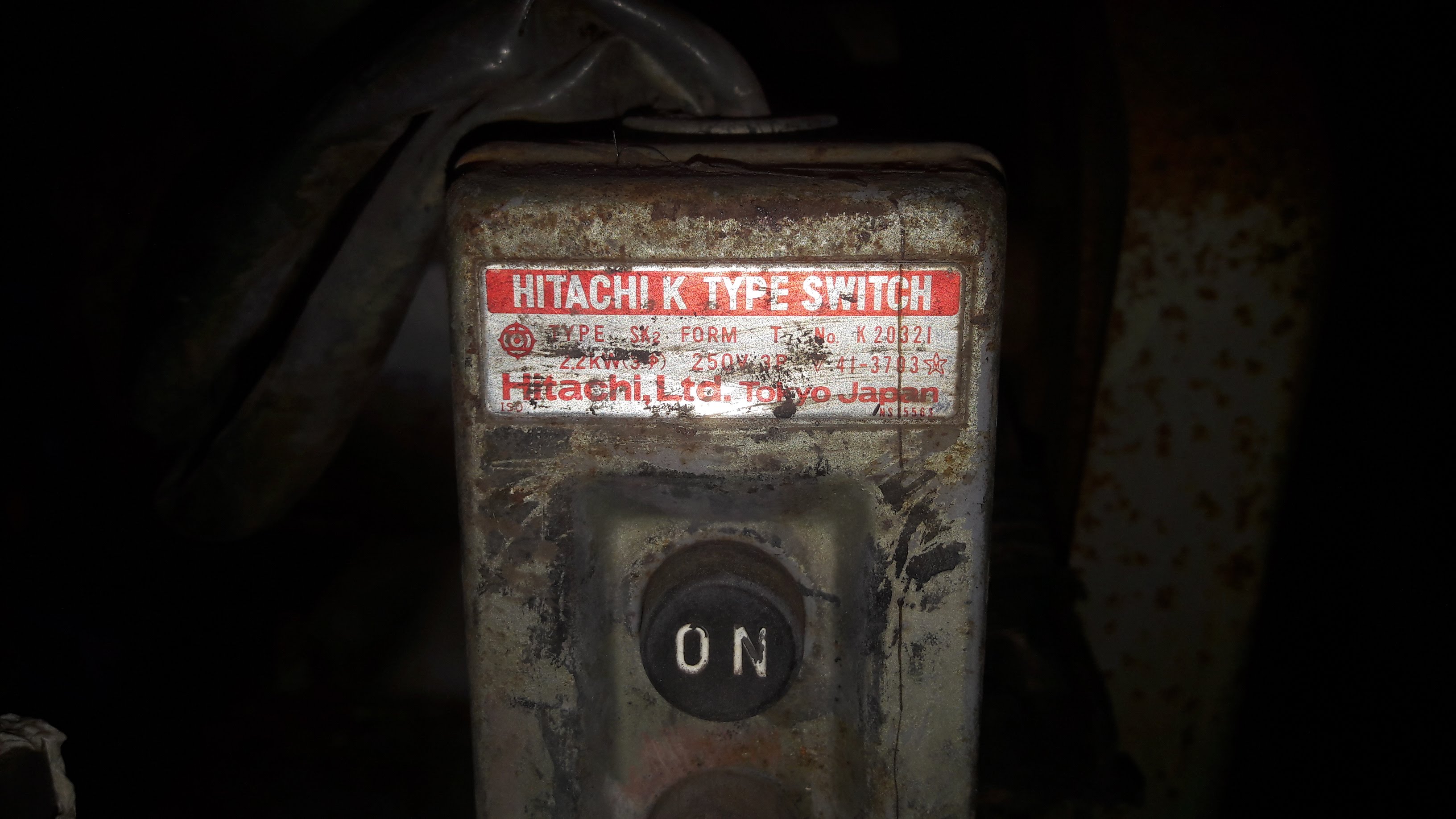 ปั้มลม HITACHI รุ่น 1.5P-9.5T60Hz in Tosu, JAPAN ไฟญี่ปุ่น เก่านอก โทร. 084-542-4150 ปั้มลม HITACHI รุ่น 1.5P-9.5T60Hz in Tosu, JAPAN ไฟญี่ปุ่น เก่านอก โทร. 084-542-4150