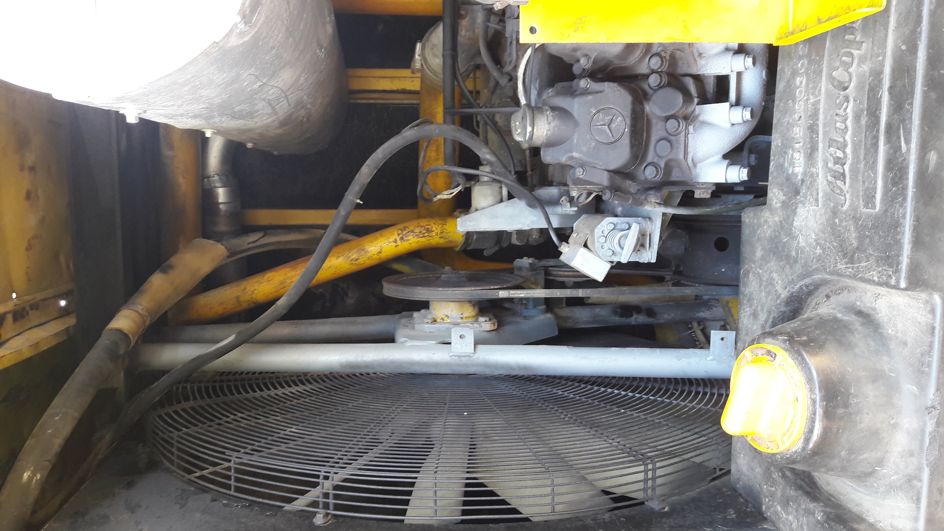 ขายเครื่องลม Atlas Copco พร้อมใช้ ขนาด 750 CFM 12-14.5 Bar สนใจ 0845424150