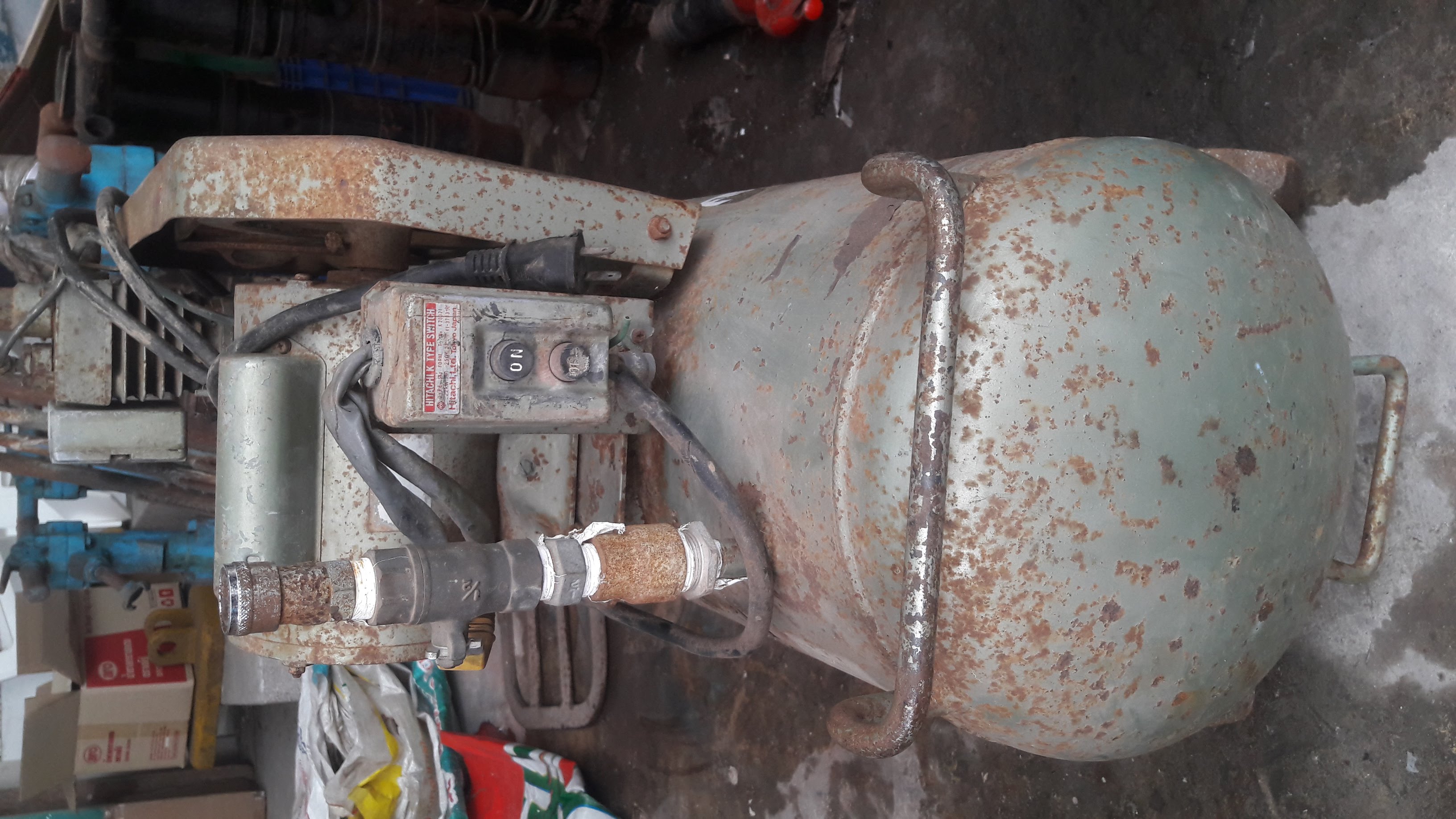 ปั้มลม HITACHI รุ่น 1.5P-9.5T60Hz in Tosu, JAPAN ไฟญี่ปุ่น เก่านอก โทร. 084-542-4150