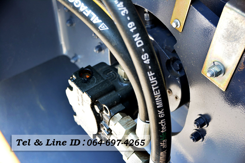 ขายรถบดอัดสั่นสะเทือนเปลือกหนามหุ้มเรียบ 10 ตัน ใหม่ XCMG