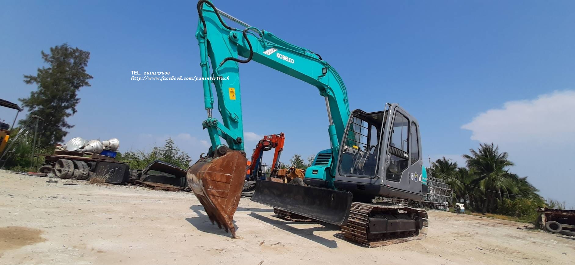 ลดกระหน่ำ พิกัด จ.สมุทรปราการ ราคาตัดส่งพ่อค้า รถขุด โกเบ
 KOBELCO SK60-3 มาร์คไฟท์ซุปเปอร์ เก๋งตั้งสีเทา ราคาเพียง 555,000 บาท