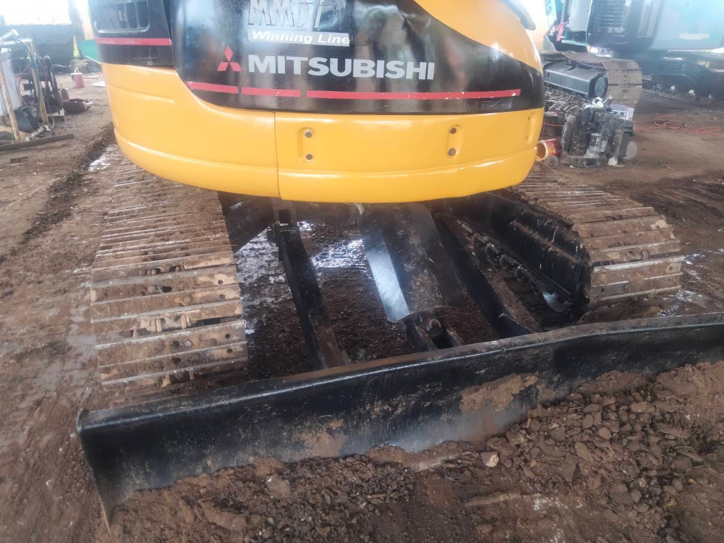 ขายถูกด่วนๆ มีเล่มทะเบียน รถขุดมิตซู MITSUBISHI MM57 
เทียบเท่าแคท CAT305 ขนาด 5ตัน ราคาเพียง 388,000 บาท