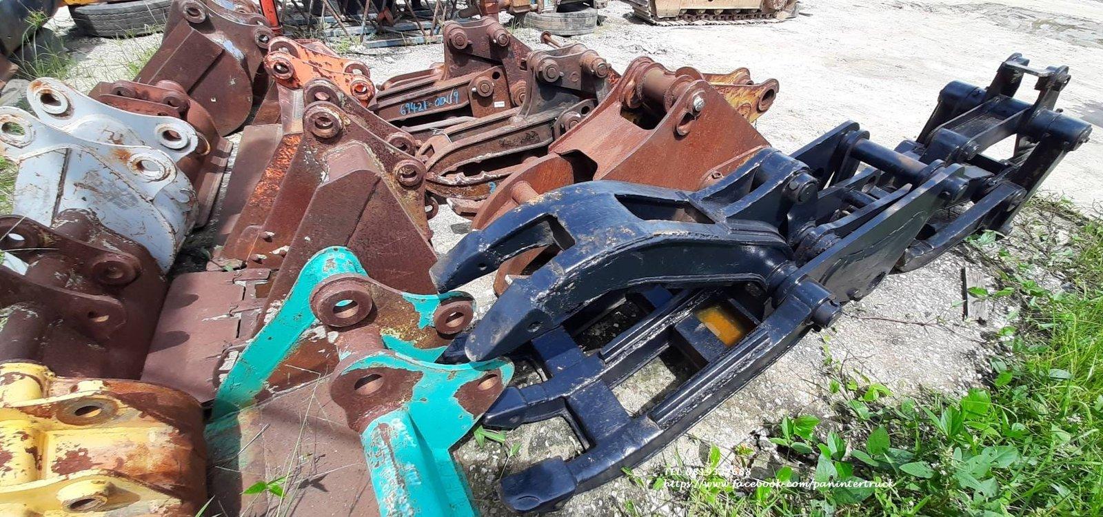 ราคาเพียง 39,900 บาท ตัวคีบปากหนีบไม้ แบบธรรมดา /แบบกรรไกร
GRAPPLE FOR EXCAVATOR 
อุปกรณ์รองรับ สำหรับรถขุดไซค์ 100,120,135