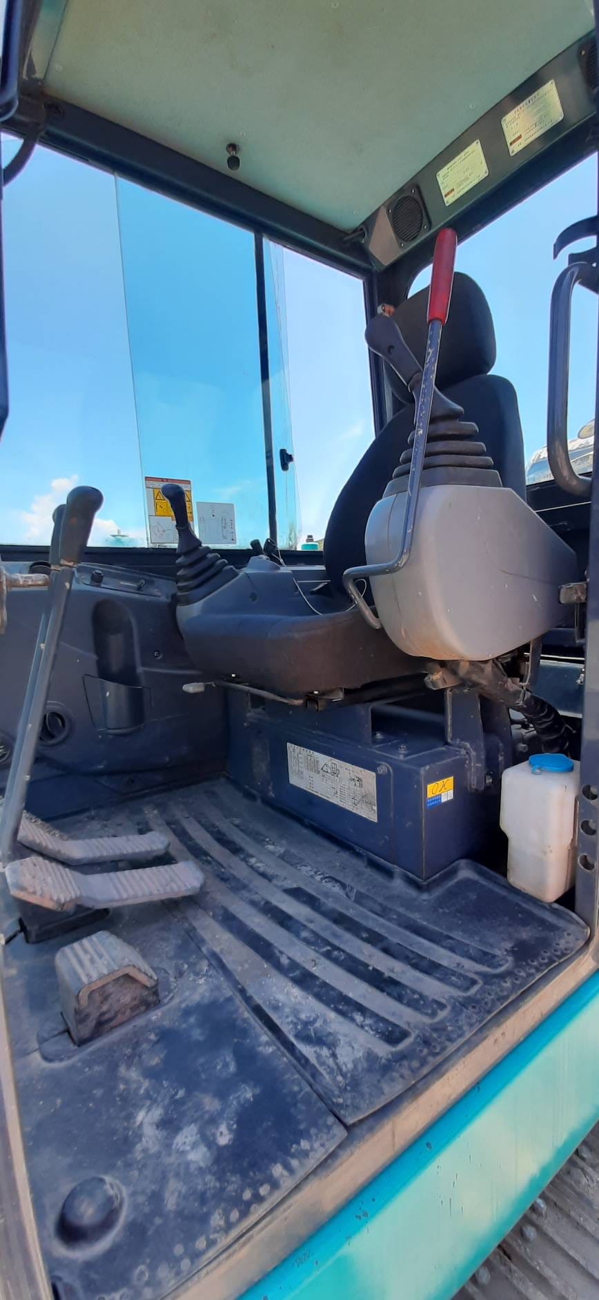 รถขุดโกเบ เก่านอก แอร์หนาว มีตู้ มีเก๋ง มีประตู ราคาเพียง 499,000 บาท
HYD. EXCAVATOR KOBELCO SK60-8 รถขุดโกเบ เก่านอก แอร์หนาว มีตู้ มีเก๋ง มีประตู ราคาเพียง 499,000 บาท
HYD. EXCAVATOR KOBELCO SK60-8