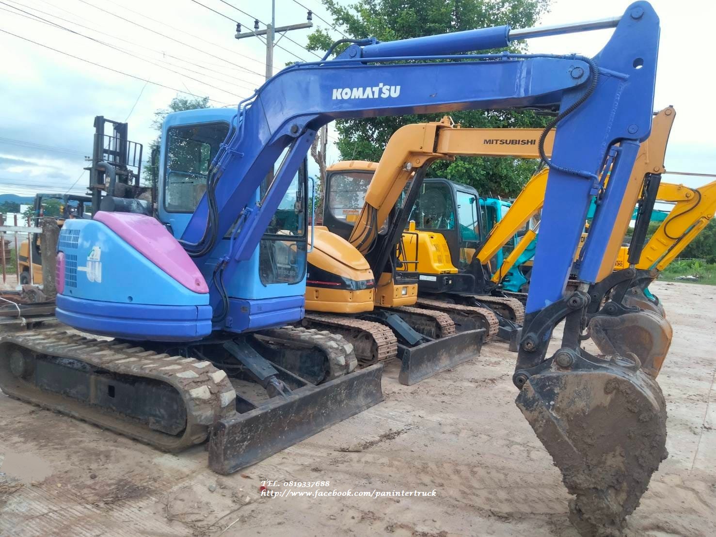 ราคาเท 399,000 บาท เก่านอก เก่าเก็บ รถขุด KOMATSU PC50UU-2E ขนาด 5ตัน ราคาเท 399,000 บาท เก่านอก เก่าเก็บ รถขุด KOMATSU PC50UU-2E ขนาด 5ตัน