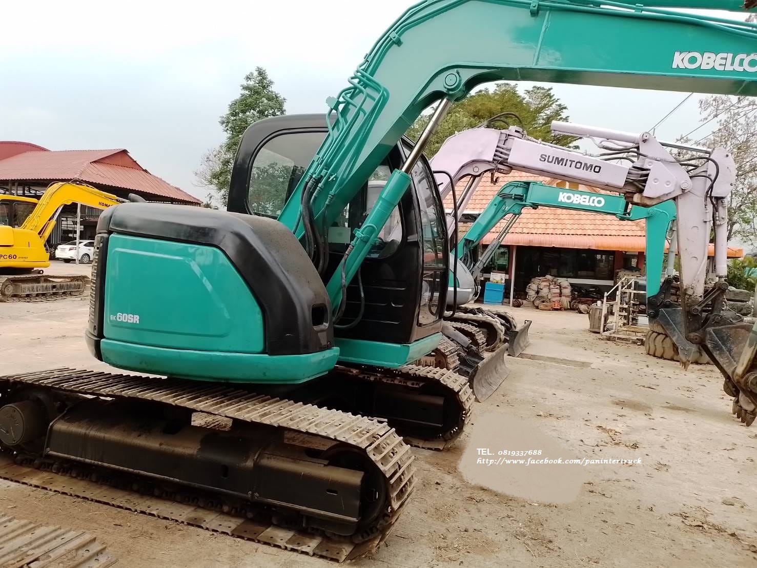 รถขุดเก่านอก มีอินวอย มีตู้ มีเก๋ง มีประตู
แอร์หนาว ราคาเพียง 622,000 บาท
HYD. EXCAVATOR KOBELCO SK60SR รุ่น6