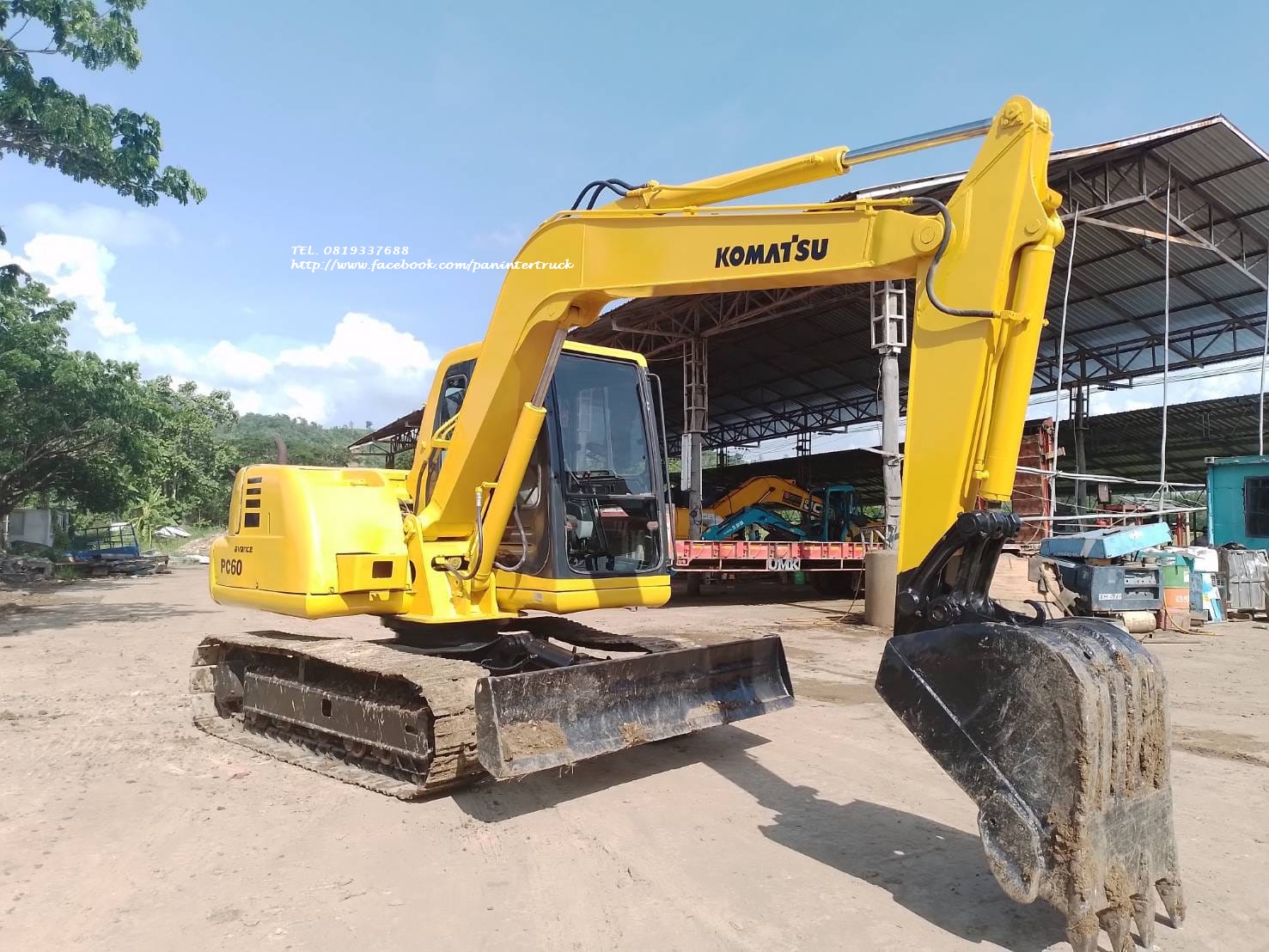 Vายรถขุดโคมัสสุ PC60 รุ่น 7 เก่านอกแท้
 ขนาด 6 ตัน มีอินวอย มีใบมีดดัน
ราคาเพียง 550,000 บาท