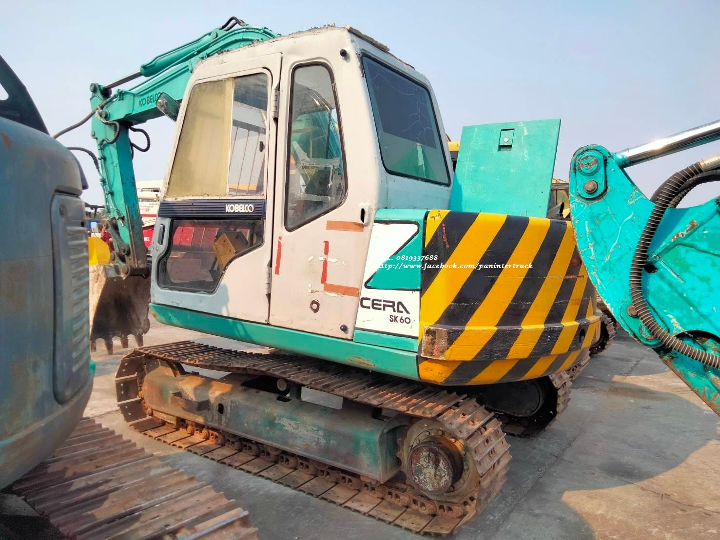 ราคาเพียง 550,000 บาท รถขุด โกเบ
HYD. EXCAVATOR KOBELCO SK60-1มาร์คทรี
มีลายไปป์ปิ้ง ลายหัวเจาะ