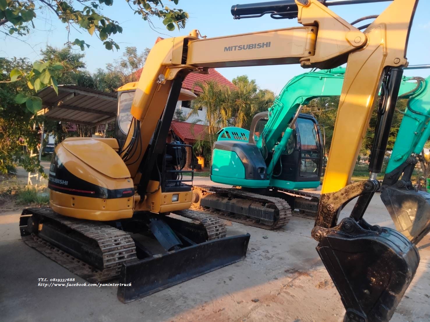 ราคาพิเศษเพียง 355,000 บาท ต้อนรับเทศกาลสงกรานต์ มีเล่มทะเบียน 
รถขุดมิตซู MITSUBISHI MM57
เทียบเท่าแคท CAT305