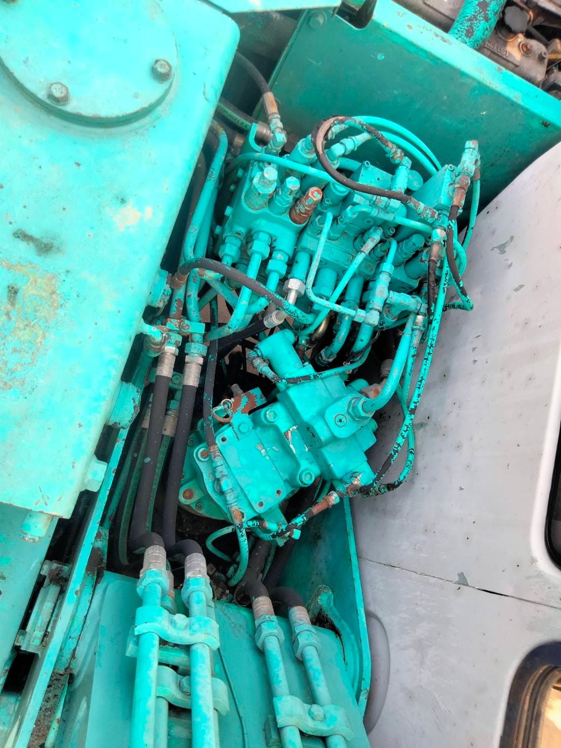 ราคาเพียง 550,000 บาท รถขุด โกเบ
HYD. EXCAVATOR KOBELCO SK60-1มาร์คทรี
มีลายไปป์ปิ้ง ลายหัวเจาะ
