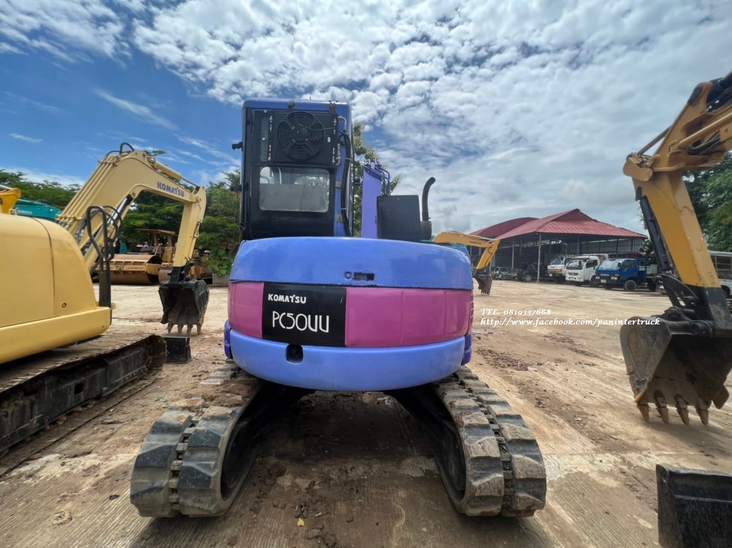 ราคาเท 399,000 บาท เก่านอก เก่าเก็บ รถขุด KOMATSU PC50UU-2E ขนาด 5ตัน ราคาเท 399,000 บาท เก่านอก เก่าเก็บ รถขุด KOMATSU PC50UU-2E ขนาด 5ตัน