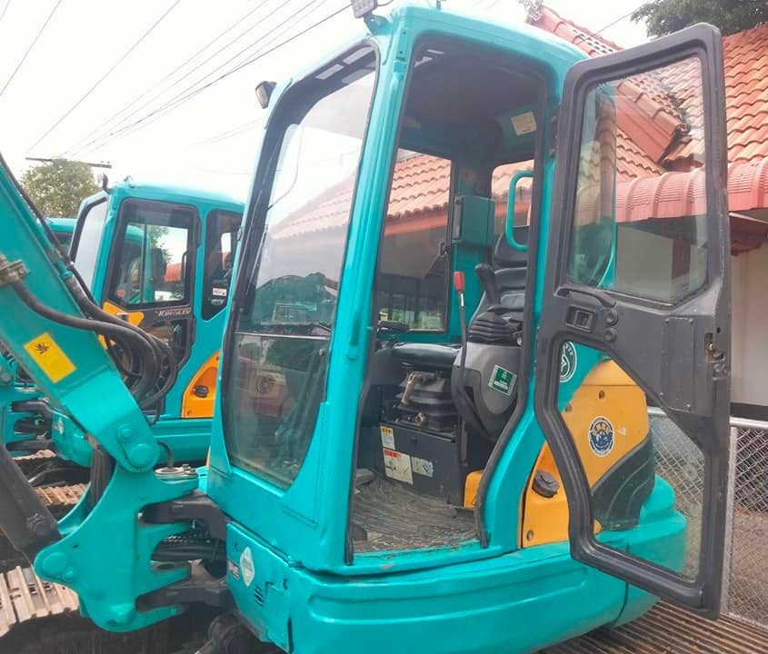 ราคาเพียง 500,000 บาทรถขุดคูโบต้า ขนาด 5ตัน
MINI. EXCAVATOR KUBOTA KX161-3SZ