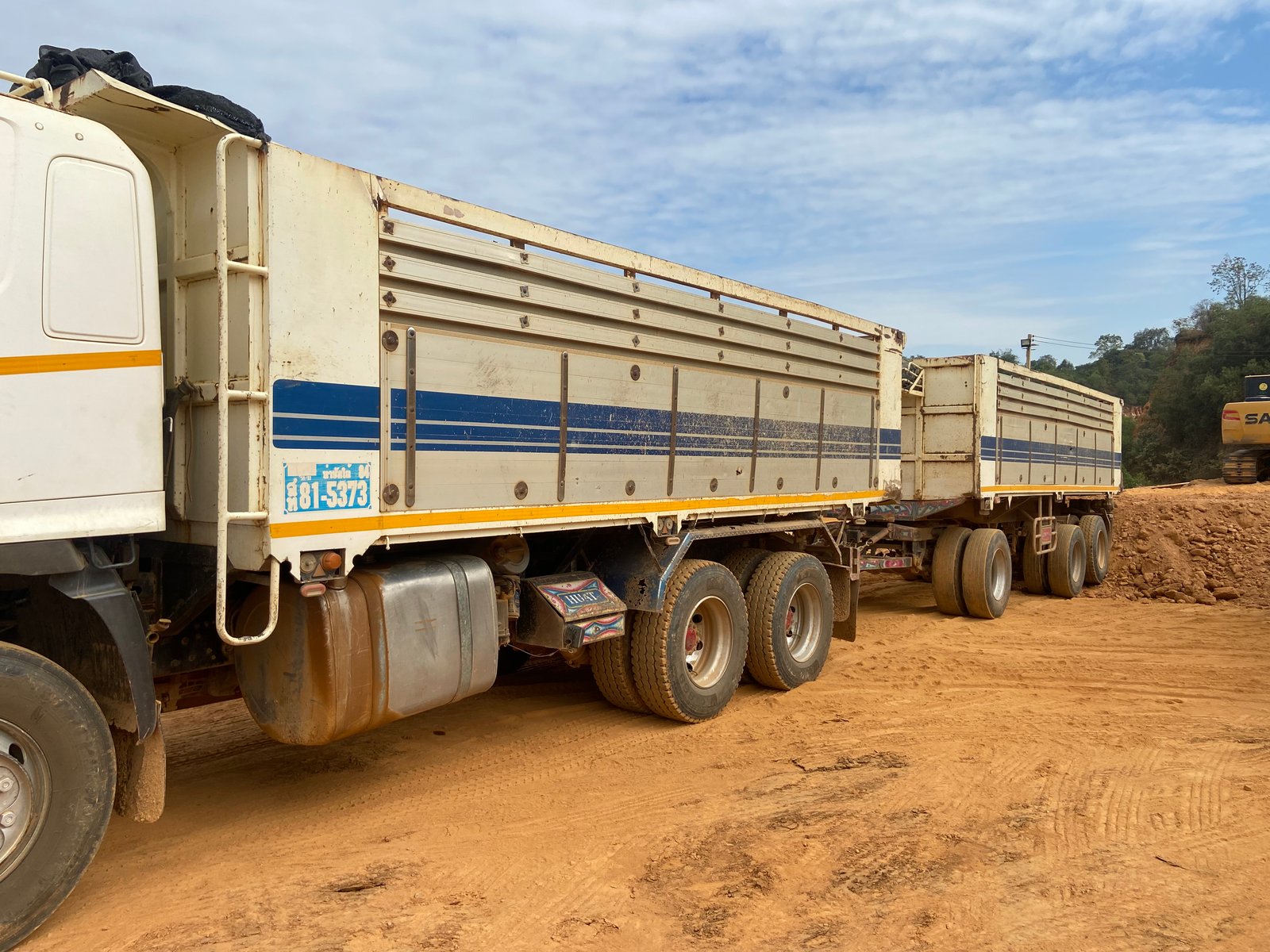 รถบรรทุก HINO FM1A344ปี55พ่วงแม่ลูก3คาน รถบรรทุก HINO FM1A344ปี55พ่วงแม่ลูก3คาน