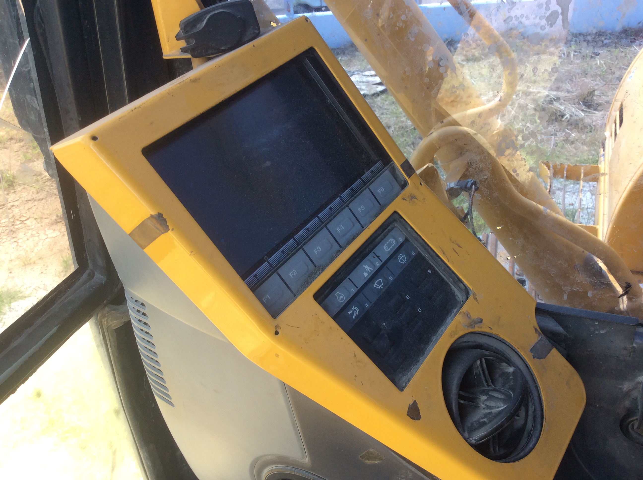 ขายรถแบคโฮKOMATSU PC200 8MO จอเหลือง เดิมๆไม่เคยเปิด