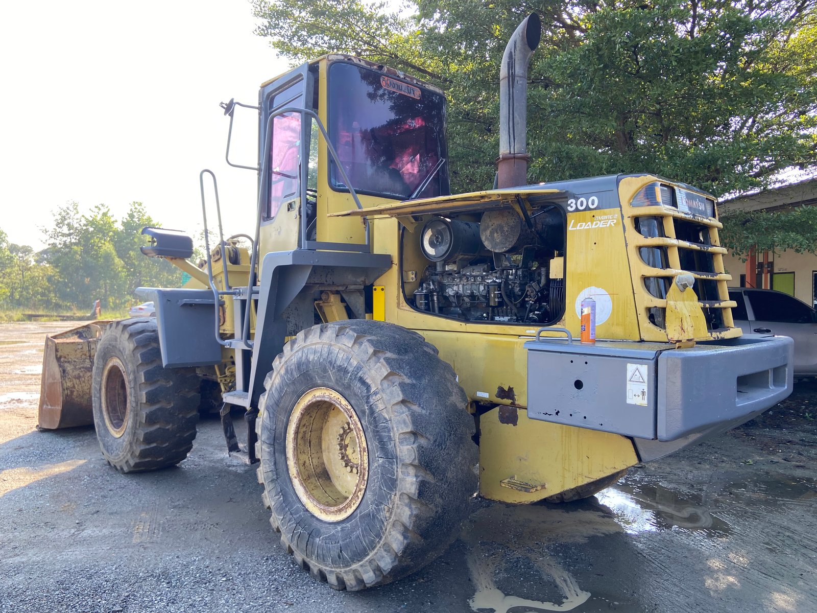 รถตัล้อยางKOMATSU wa300 ญี่ปุ่นมือสองพร้อมใช้งาน รถตัล้อยางKOMATSU wa300 ญี่ปุ่นมือสองพร้อมใช้งาน