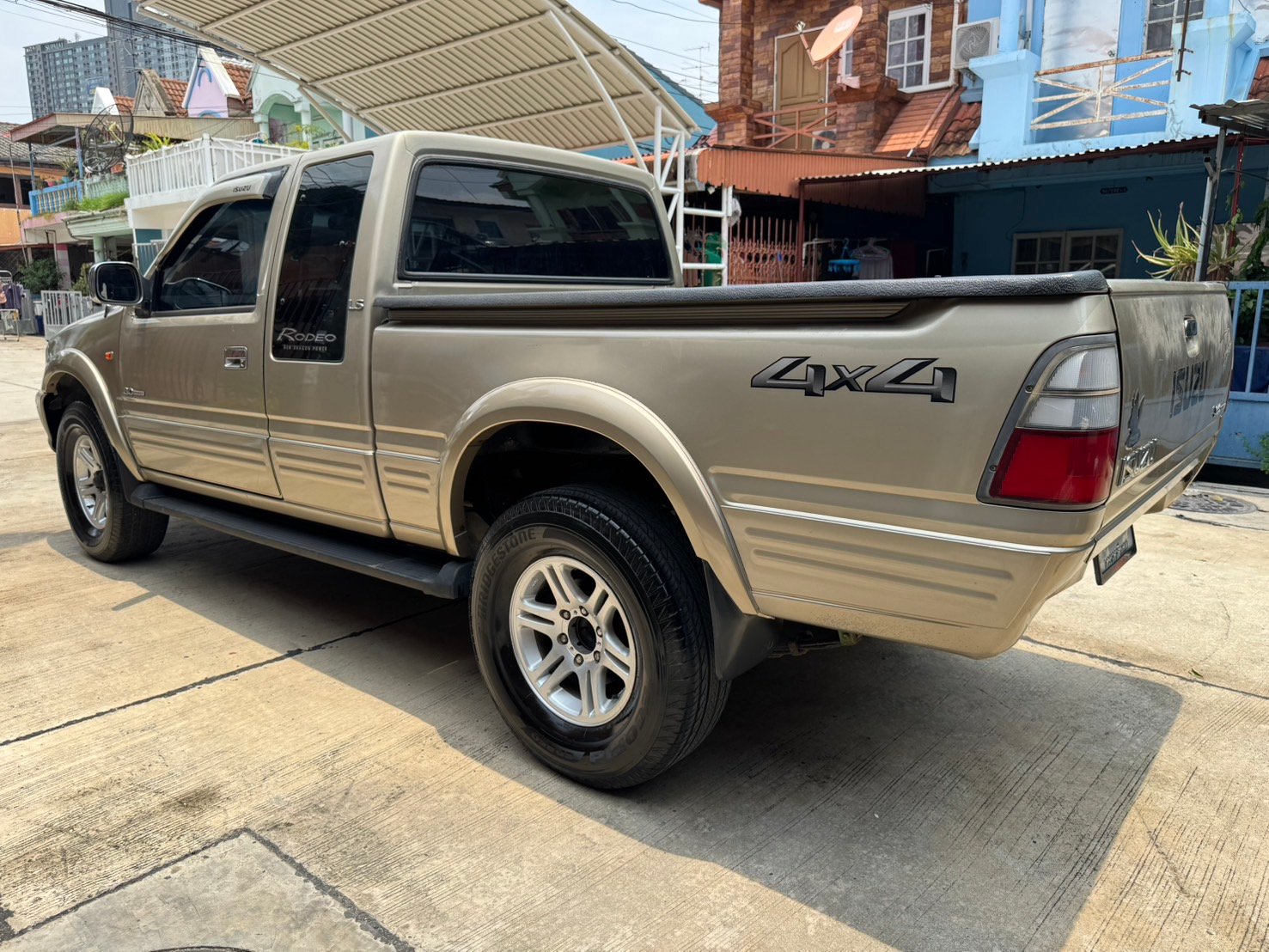 รถกระบะ ISUZU Dragon 4x4 Rodeo