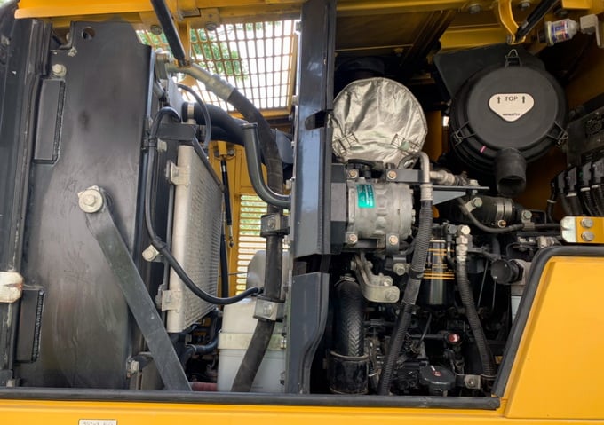 KOMATSU WR12-6 เทียบเท่า WA100-6 แขนยาวพิเศษ ยกสูง 3.90 ม. รหัสเครื่องยนต์ 4D95L นำเข้าจากญี่ปุ่น สี KOMATSU WR12-6 เทียบเท่า WA100-6 แขนยาวพิเศษ ยกสูง 3.90 ม. รหัสเครื่องยนต์ 4D95L นำเข้าจากญี่ปุ่น สี