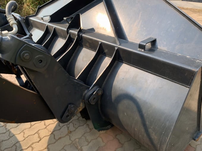 KOMATSU WR12-6 เทียบเท่า WA100-6 แขนยาวพิเศษ ยกสูง 3.90 ม. รหัสเครื่องยนต์ 4D95L นำเข้าจากญี่ปุ่น สี KOMATSU WR12-6 เทียบเท่า WA100-6 แขนยาวพิเศษ ยกสูง 3.90 ม. รหัสเครื่องยนต์ 4D95L นำเข้าจากญี่ปุ่น สี
