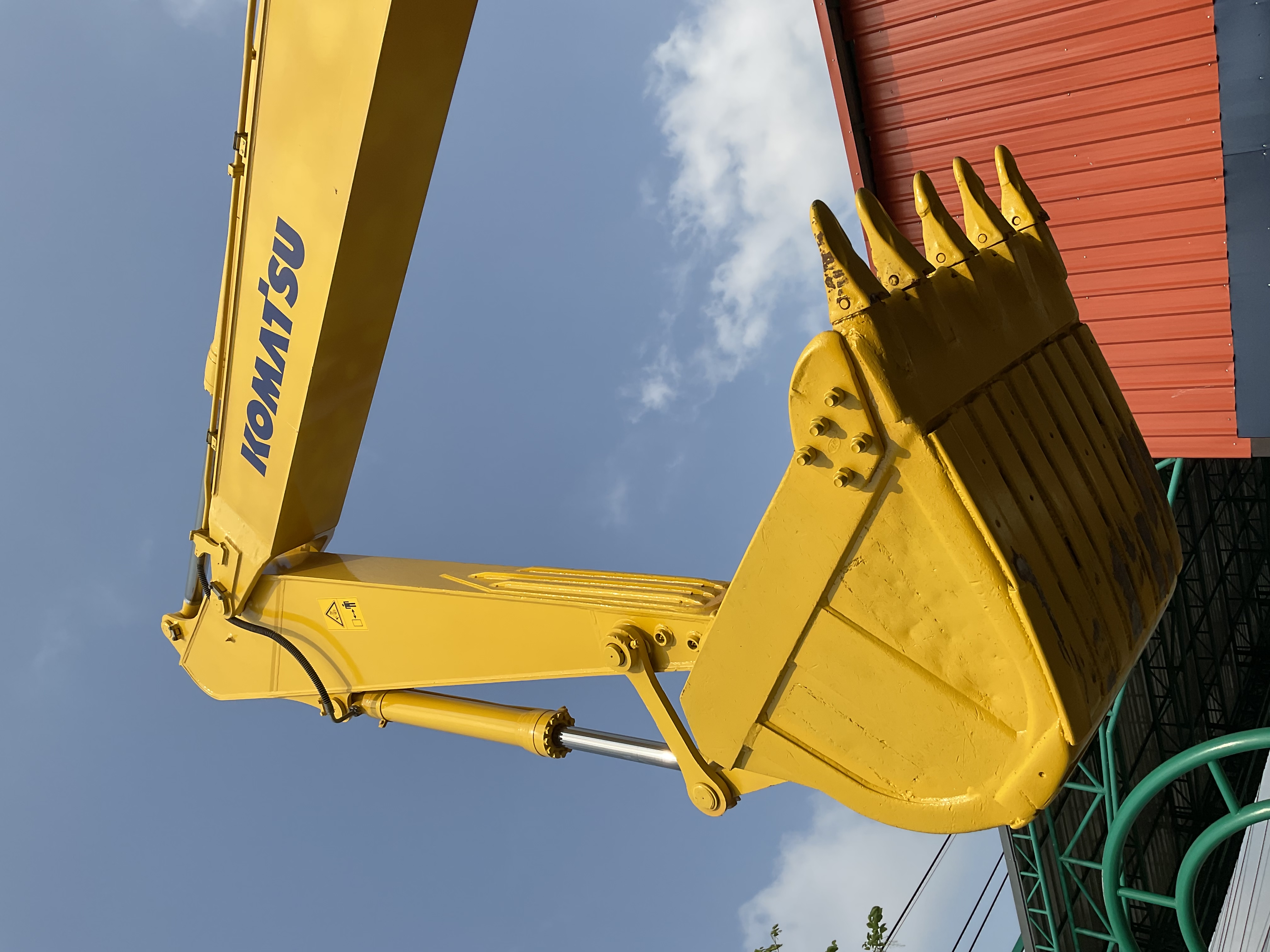 ขายรถขุดKOMATSU PC220-8M0 ขายรถขุดKOMATSU PC220-8M0