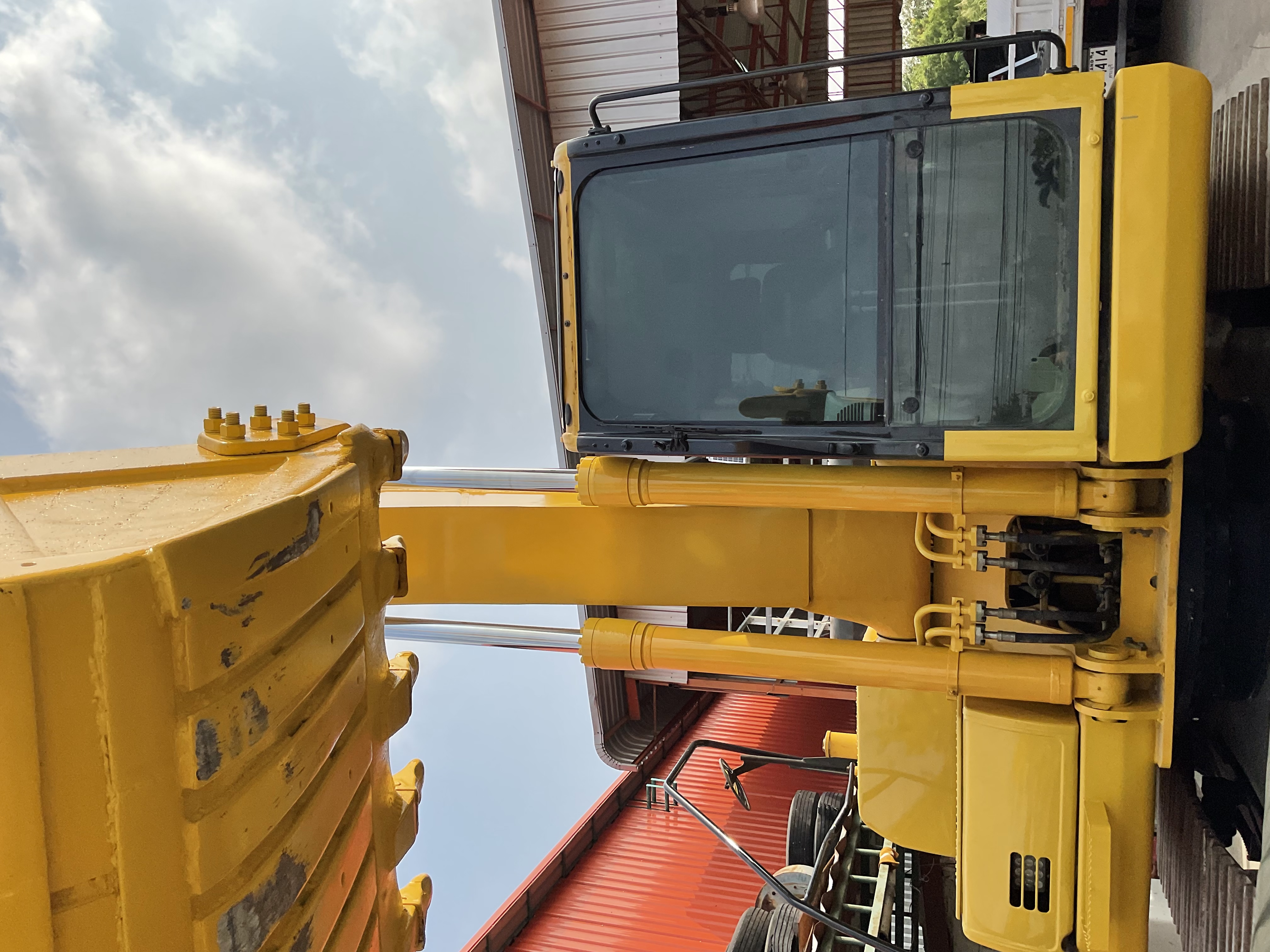 ขายรถขุดKOMATSU PC220-8M0 ขายรถขุดKOMATSU PC220-8M0