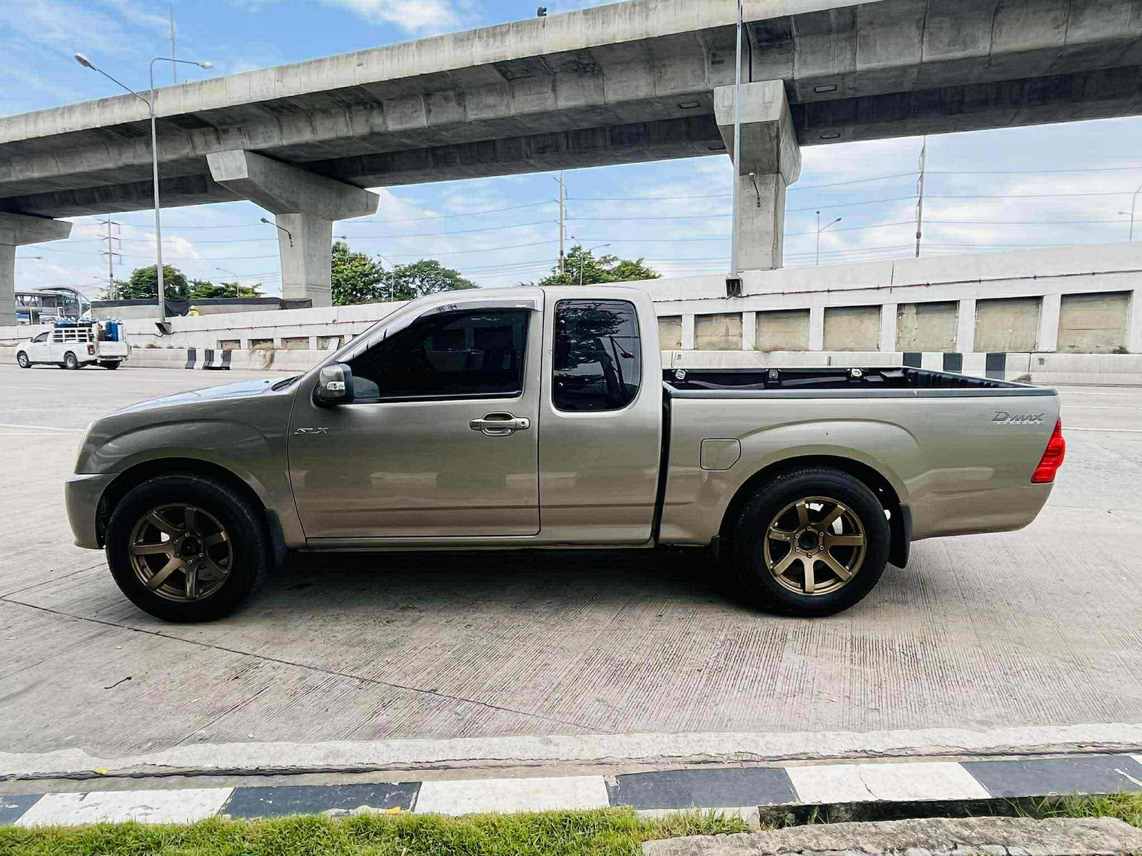หลามตัด ปี07 กระจกไฟฟ้า vายสด149,000 พร้อมใช้ อยู่บางบัวทองนนทบุรี