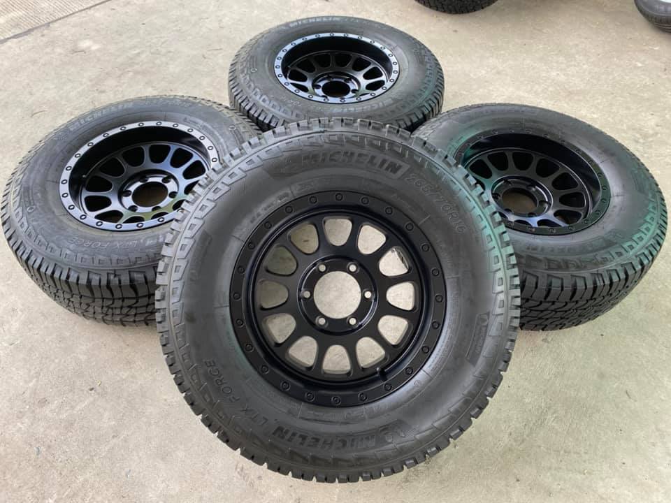 ล้อใหม่ ลาย zeus-03 ขอบ16x8.5 ET0 6รู139.7 พร้อมยาง MICHELIN LTX FORCE 265/70R16 ปี19