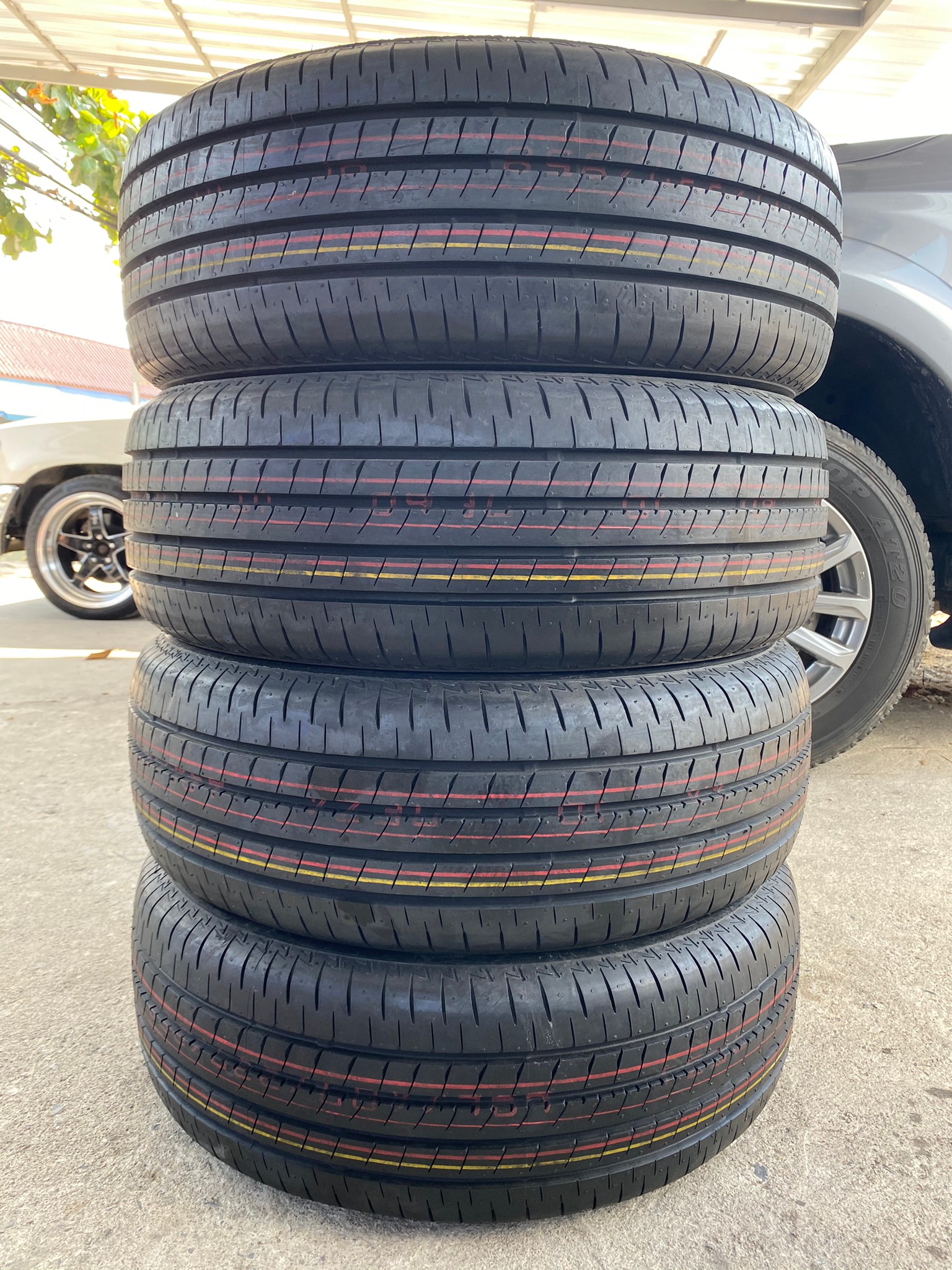 ยางใหม่ BRIDGESTONE TURANZA T005a 215/55-17 ปลายปี18