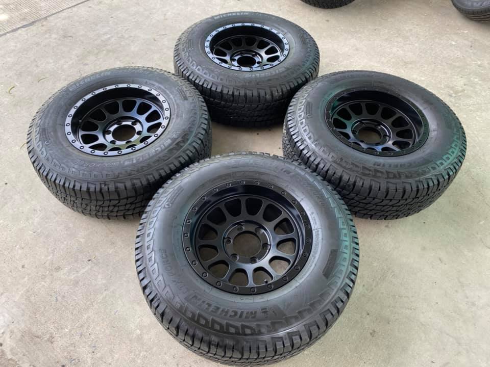 ล้อใหม่ ลาย zeus-03 ขอบ16x8.5 ET0 6รู139.7 พร้อมยาง MICHELIN LTX FORCE 265/70R16 ปี19