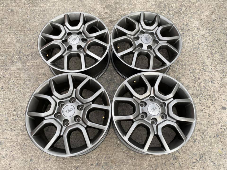 ล้อ FORD RANGER FX4 ขอบ18 6รู139.7 สภาพใหม่ ไร้รอย พร้อมน็อตแท้ครบชุด ชุดละ 8,500 บาท ล้อ FORD RANGER FX4 ขอบ18 6รู139.7 สภาพใหม่ ไร้รอย พร้อมน็อตแท้ครบชุด ชุดละ 8,500 บาท
