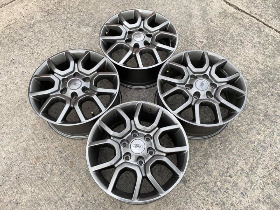 ล้อ FORD RANGER FX4 ขอบ18 6รู139.7 สภาพใหม่ ไร้รอย พร้อมน็อตแท้ครบชุด ชุดละ 8,500 บาท