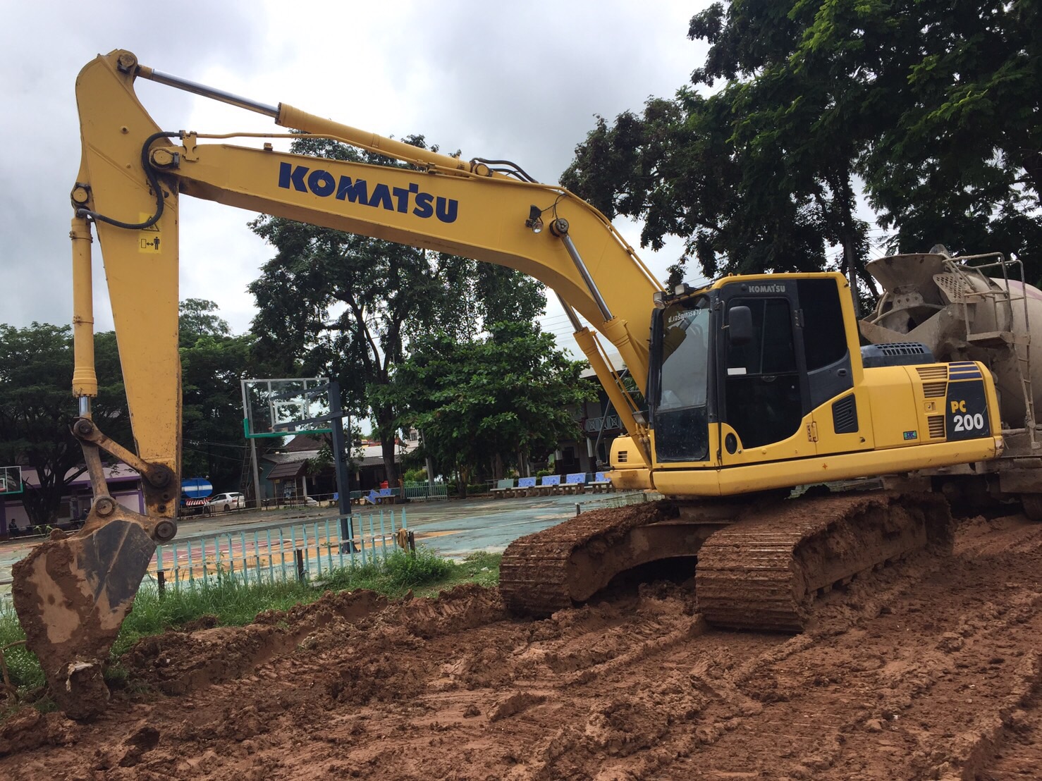 ขายด่วน KOMATSU PC 200-8MO สภาพดีมาก ติดต่อด่วน 0910617179