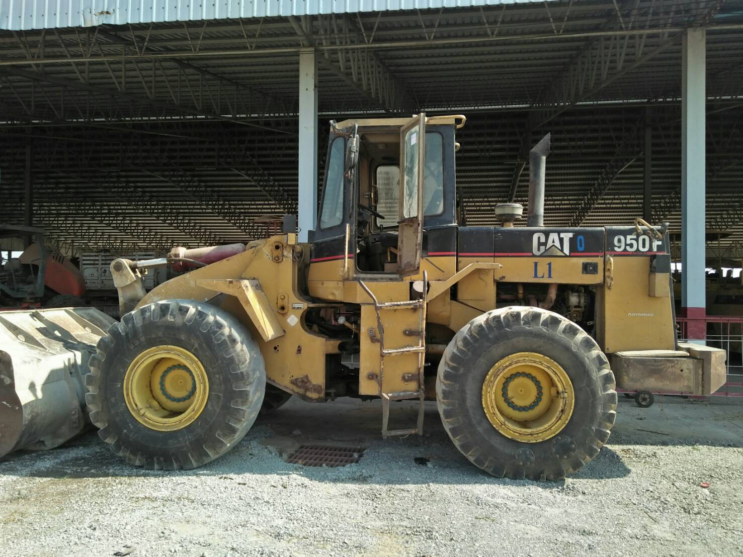 ขายด่วน รถตัก CAT 950 F สภาพดี เล่มทะเบียนพร้อม ติดต่อด่วน 0910617179