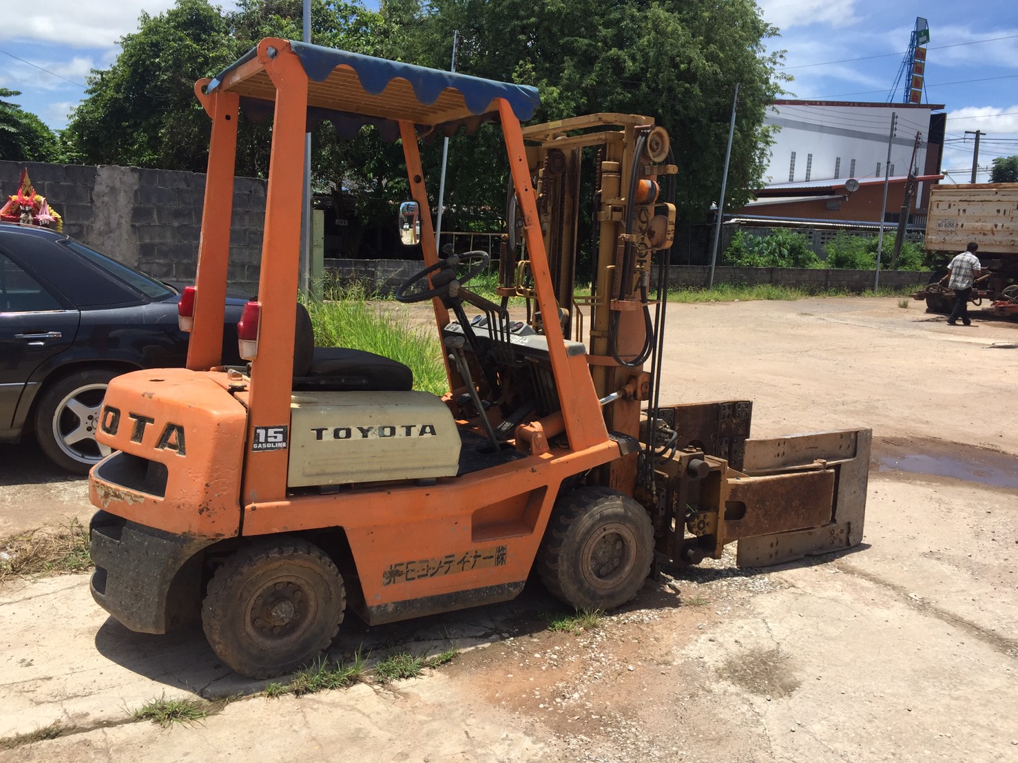 ขายด่วน รถหนีบวัสดุ ทั่วไป สภาพดี ใช้งานปกติ ติดต่อด่วน 0910617179