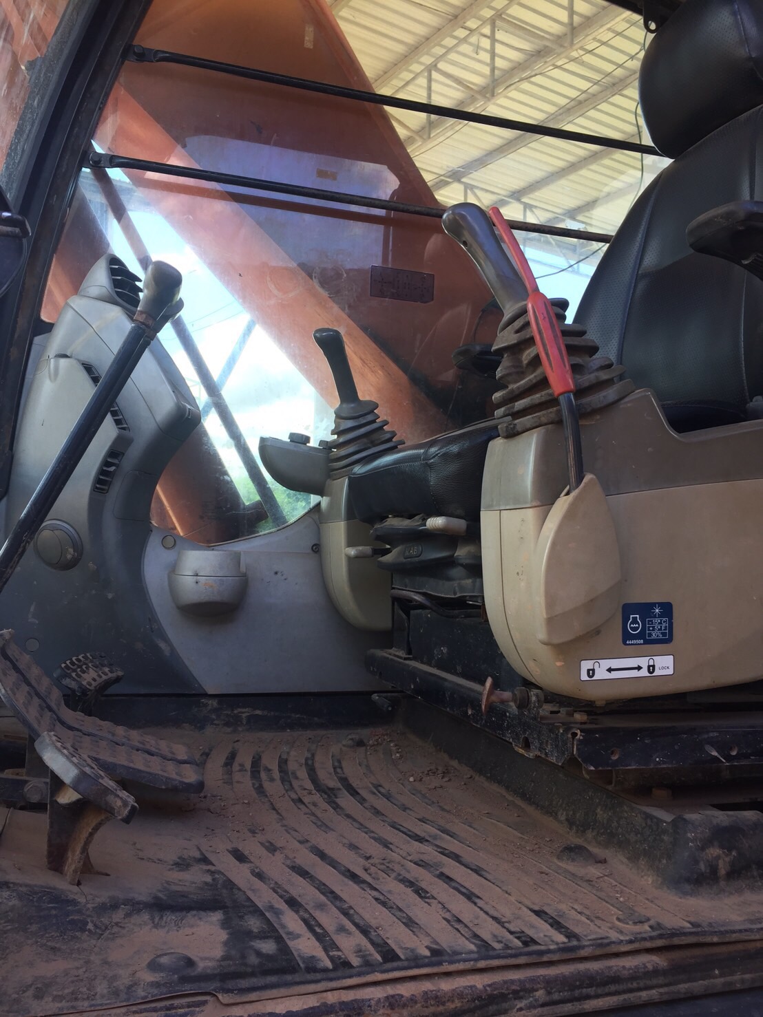 ขายด่วน แบคโฮ HITACHI ZX200-5G สภาพดีมาก เอกสารพร้อม ติดต่อด่วน 0910617179 ขายด่วน แบคโฮ HITACHI ZX200-5G สภาพดีมาก เอกสารพร้อม ติดต่อด่วน 0910617179