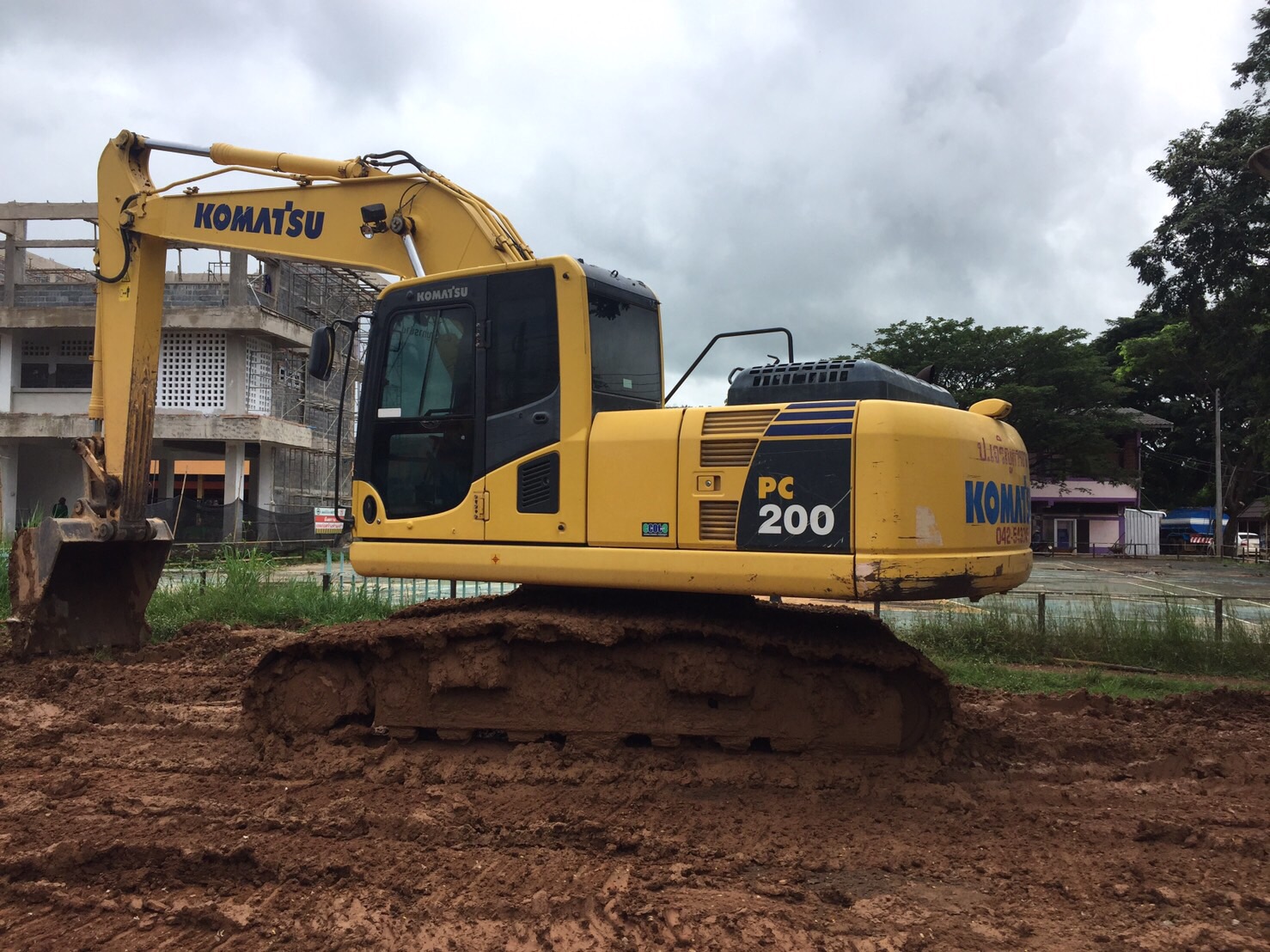 ขายด่วน KOMATSU PC 200-8MO สภาพดีมาก ติดต่อด่วน 0910617179