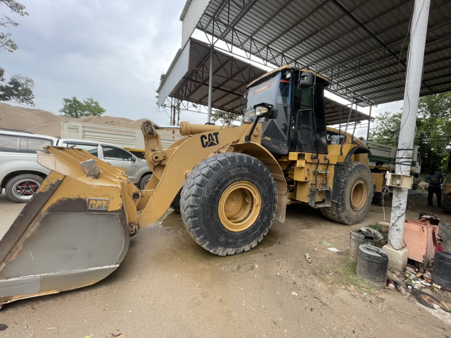 ขายด่วน. รถตักล้อยาง CAT 950H สภาพดีมาก เอกสารพร้อม ติดต่อด่วน 0910617179