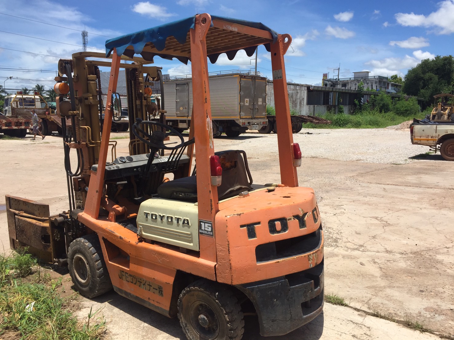 ขายด่วน รถหนีบวัสดุ ทั่วไป สภาพดี ใช้งานปกติ ติดต่อด่วน 0910617179