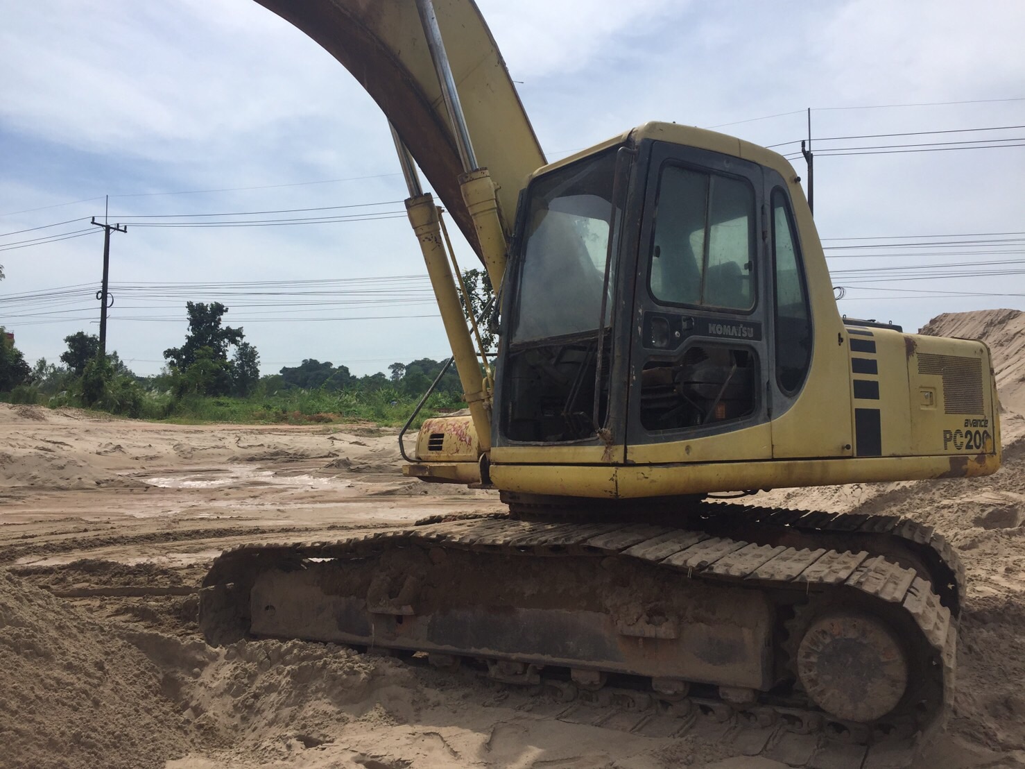 ขายด่วน รถแบคโฮ โคมัสสุ 200-6 สภาพดี พร้อมใช้งาน ติดต่อด่วน 0910617179