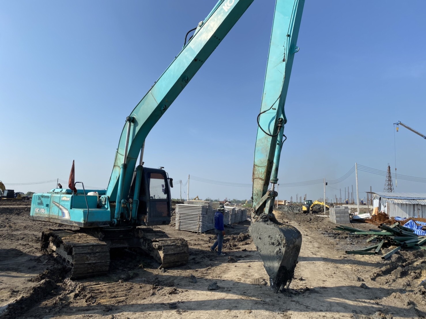 ขายด่วน รถแบคโฮ KOBELCO SK200 สภาพดี เอกสารพร้อม ติดต่อด่วน 0910617179