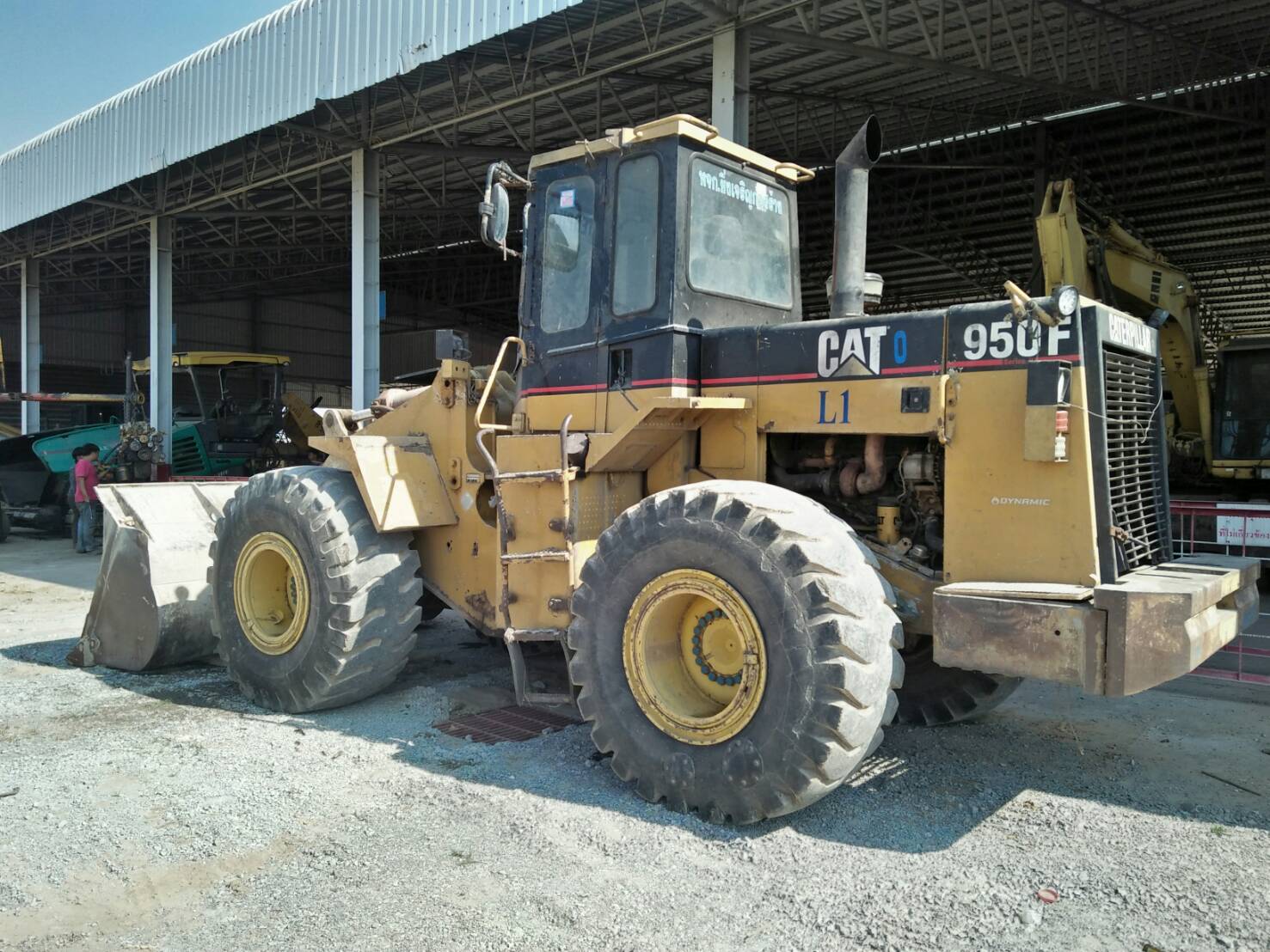 ขายด่วน รถตัก CAT 950 F สภาพดี เล่มทะเบียนพร้อม ติดต่อด่วน 0910617179