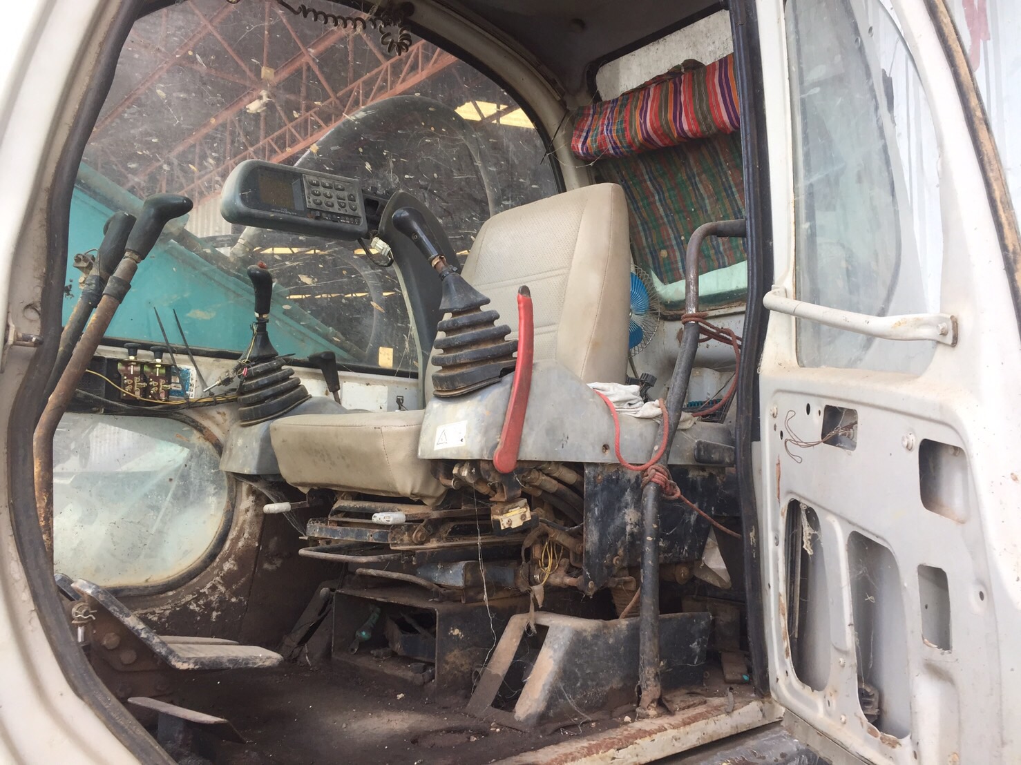 ขายด่วน รถแบคโฮ KOBELCO SK200-5 สภาพดีมาก ติดต่อด่วน 0910617179