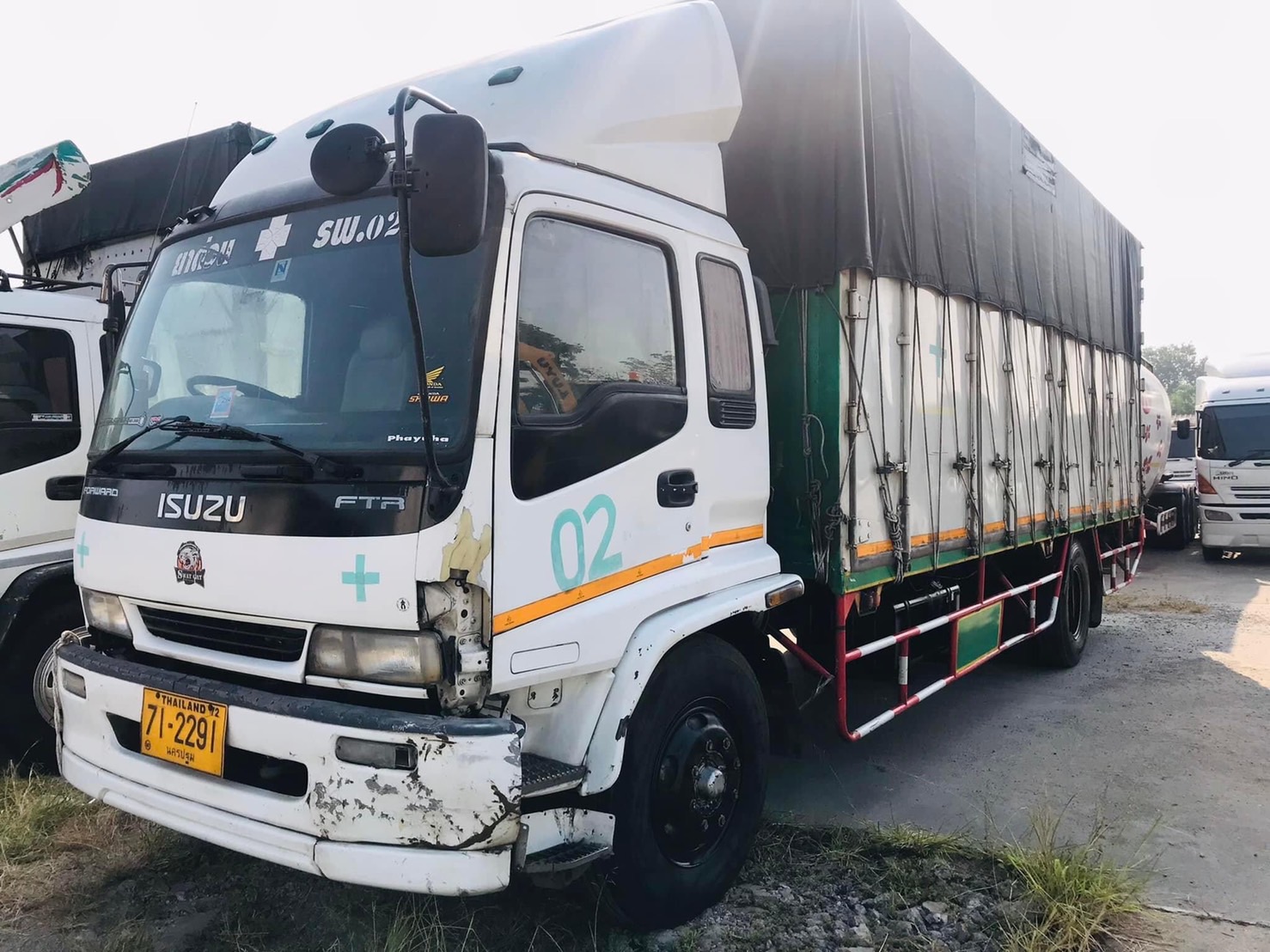 อีซูซุ FTR33P เครื่อง 200 แรงม้า ปี49ยาว7.20เมตรตู้ 10 บาน ราคา 570,000 บาทสนใจติดต่อ 0894999004